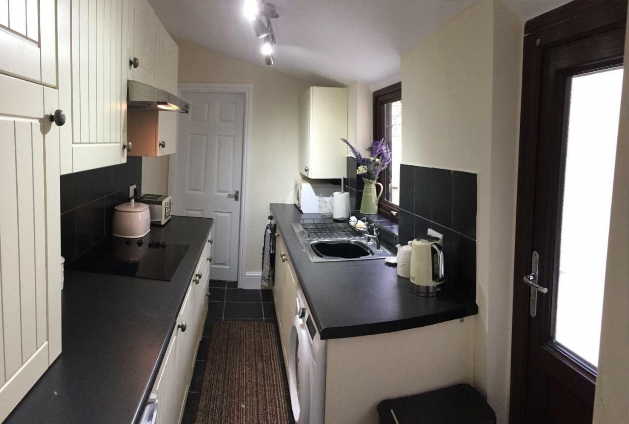 Browns Holiday Cottage Filey Esterno foto