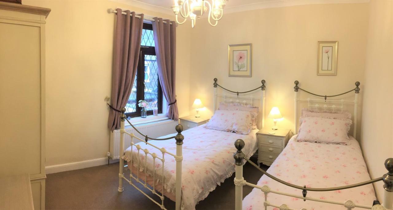 Browns Holiday Cottage Filey Esterno foto