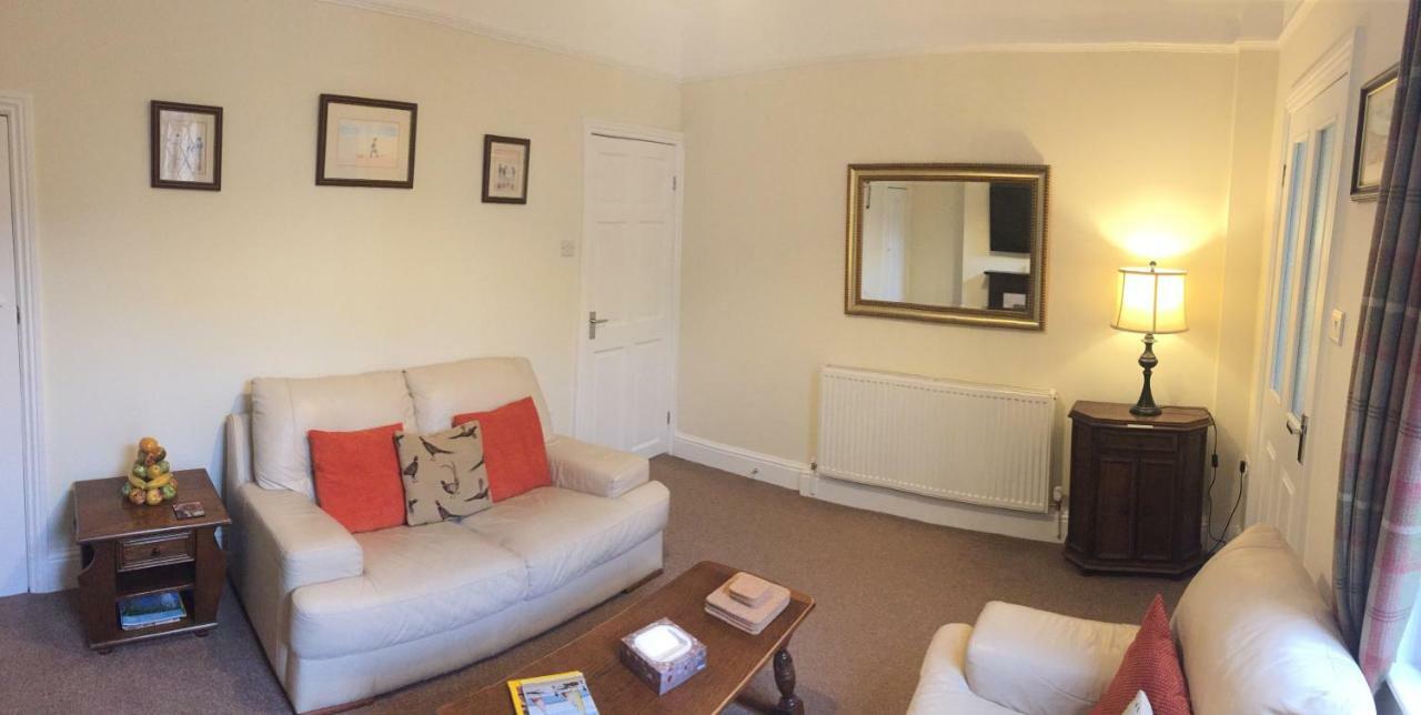 Browns Holiday Cottage Filey Esterno foto